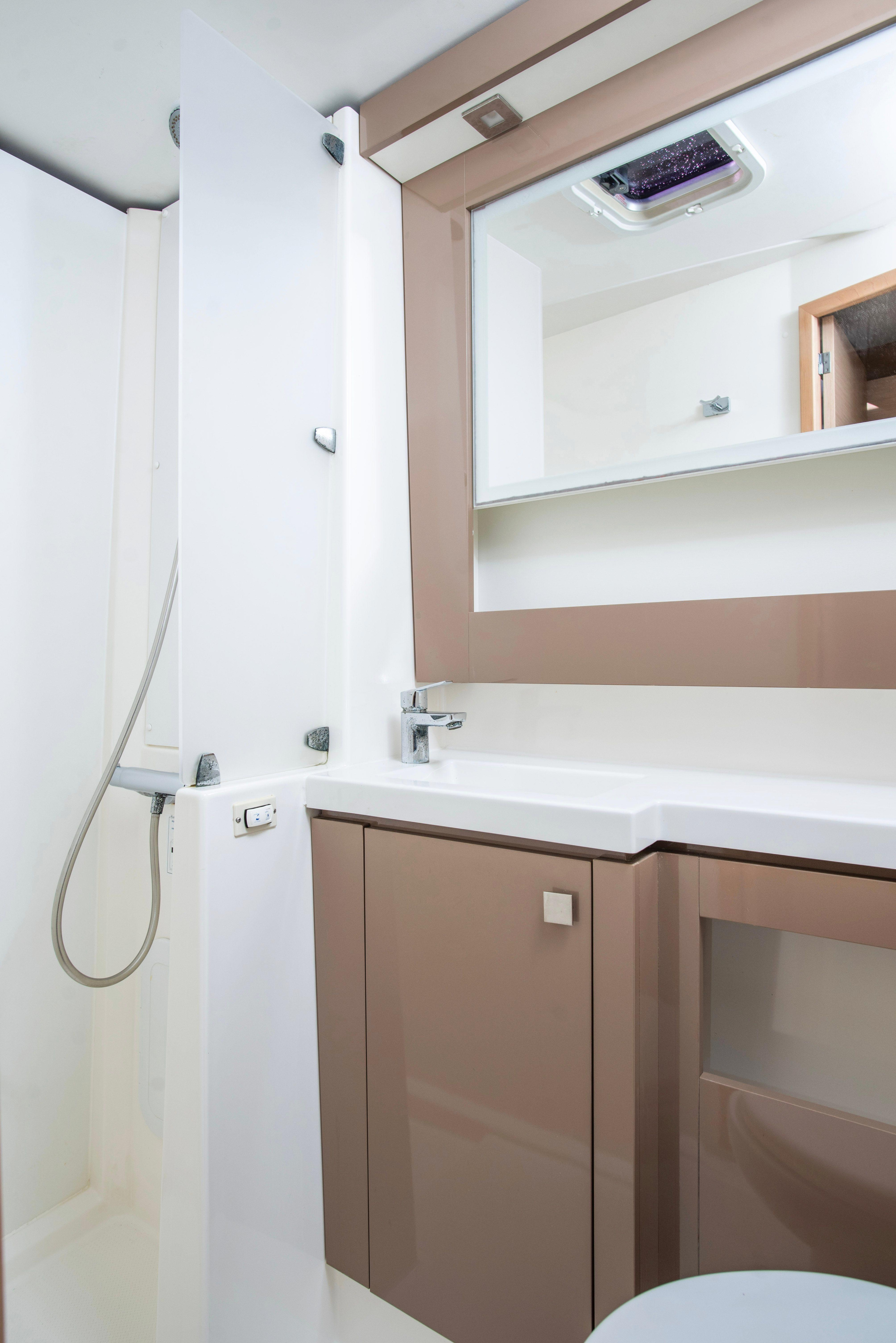 Photo #35 - Fountaine Pajot Helia 44 Evolution (Peacemaker) en Road Town - 25130