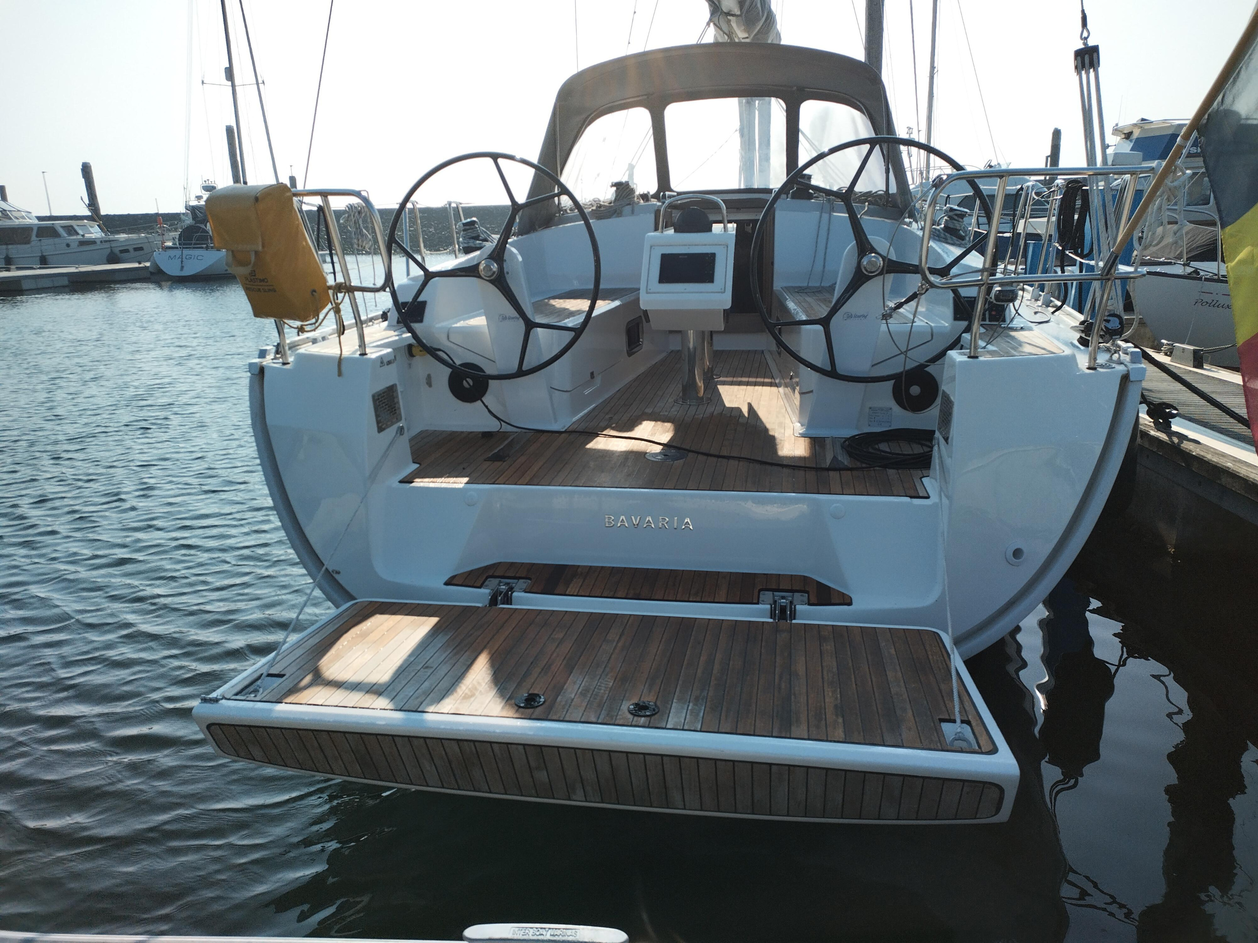 Bavaria 37 Cruiser — photo 2