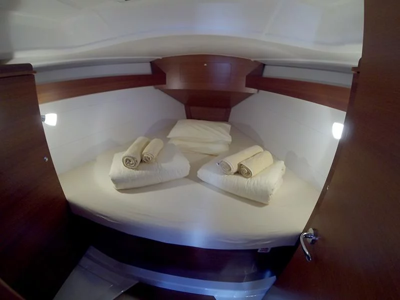 Dufour 335 GL (Lara) Dufour 335 GL master cabin - 21