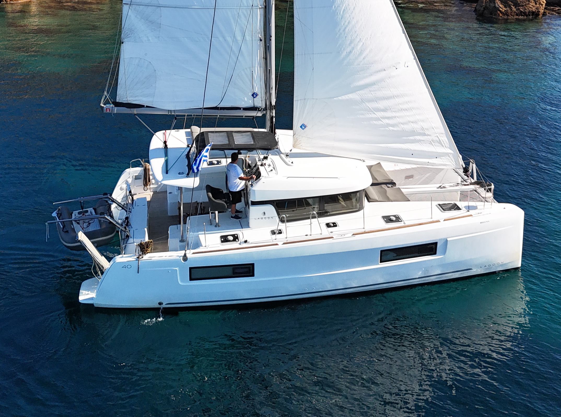 Lagoon 40 — photo 3