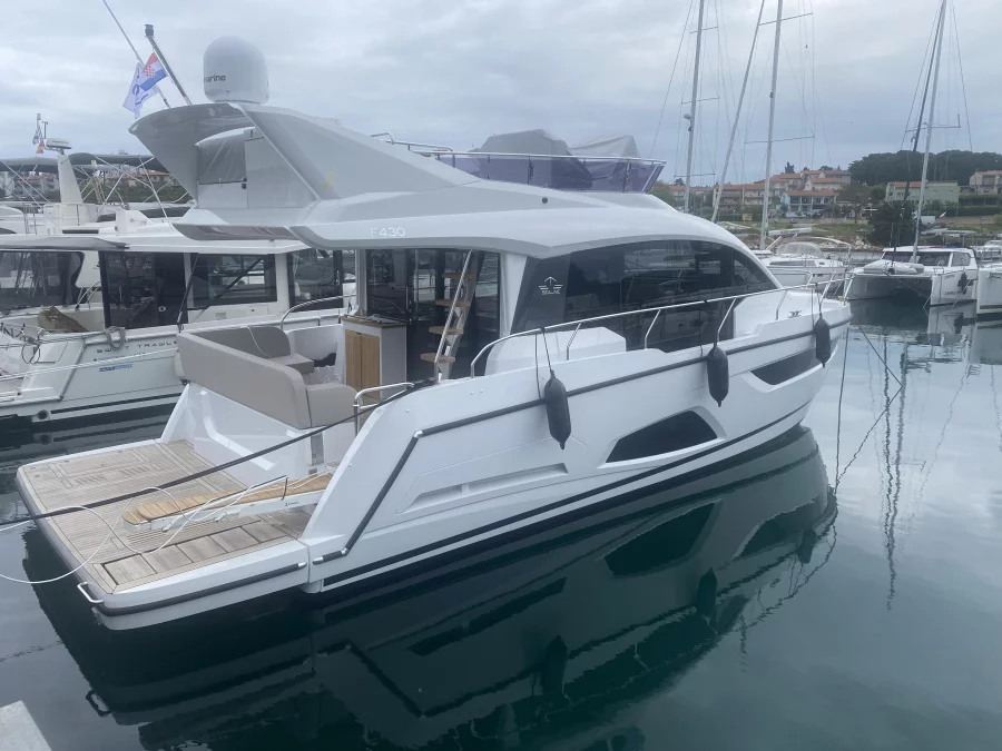 Sealine F430 (CATTALEA) Main image - 0