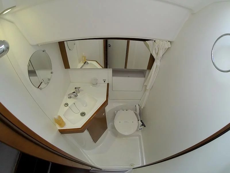 Oceanis 50 (Pika II) Oceanis 50 Bathrooom - 9