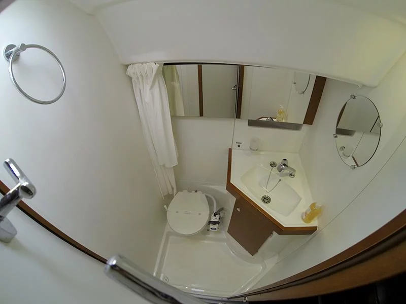 Oceanis 50 (Pika II) Oceanis 50 Bathrooom - 4