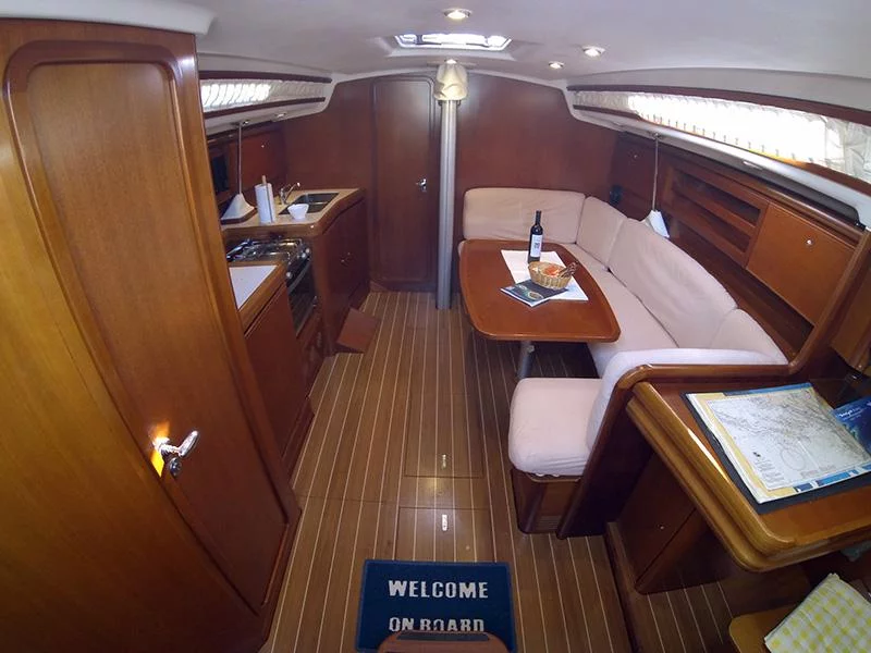 Grand Soleil 37 R (Sportski Vuk) Interior image - 13