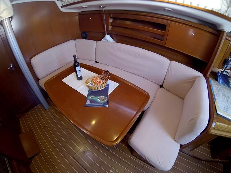 Grand Soleil 37 R (Sportski Vuk) Saloon table - 4