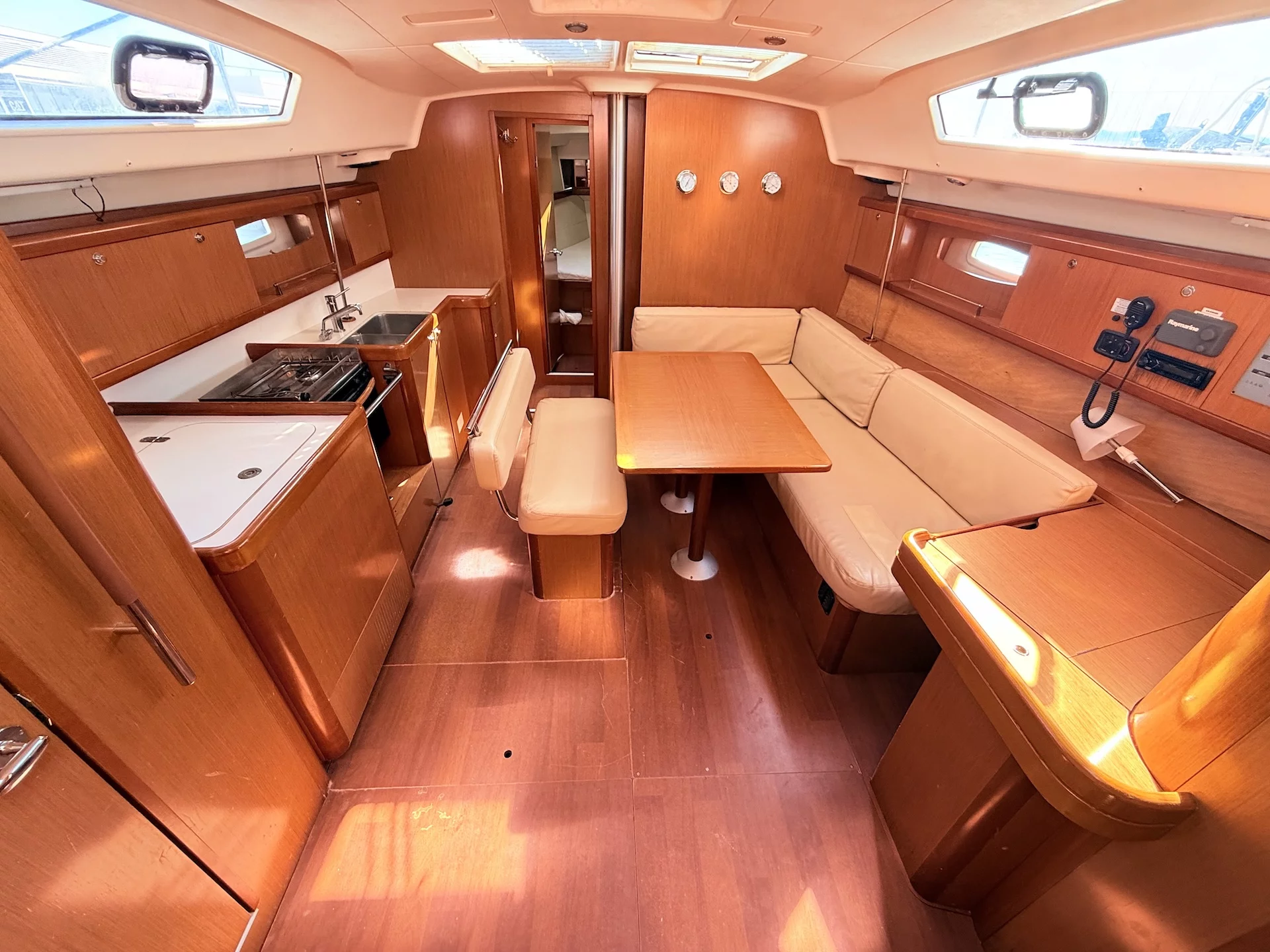 Oceanis 43 (Valdeker II) Interior image - 7