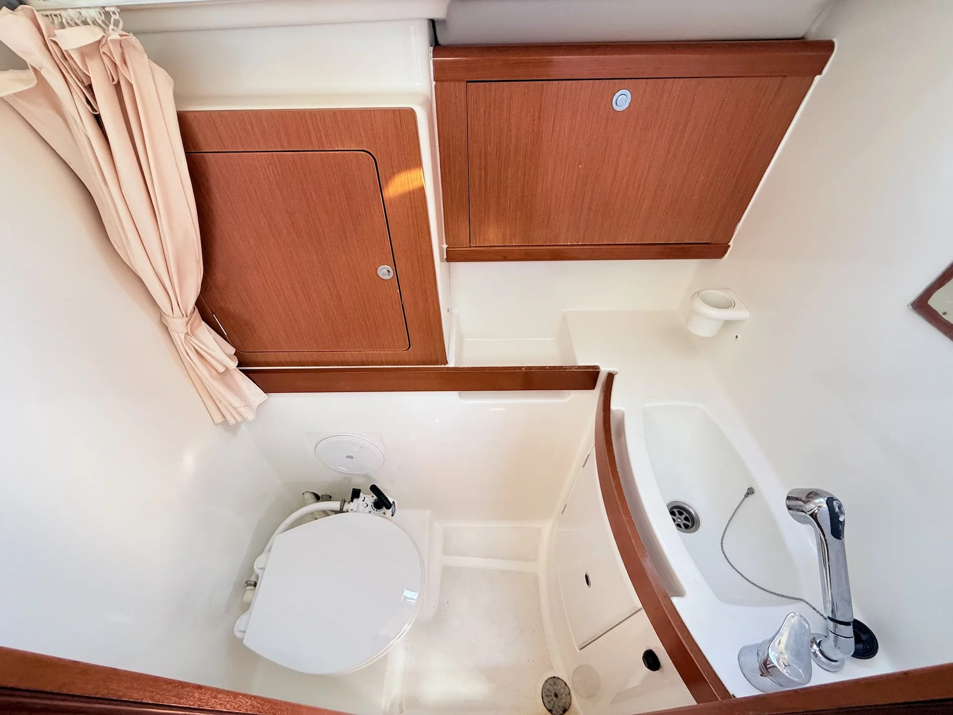 Oceanis 43 (Valdeker II)  - 13