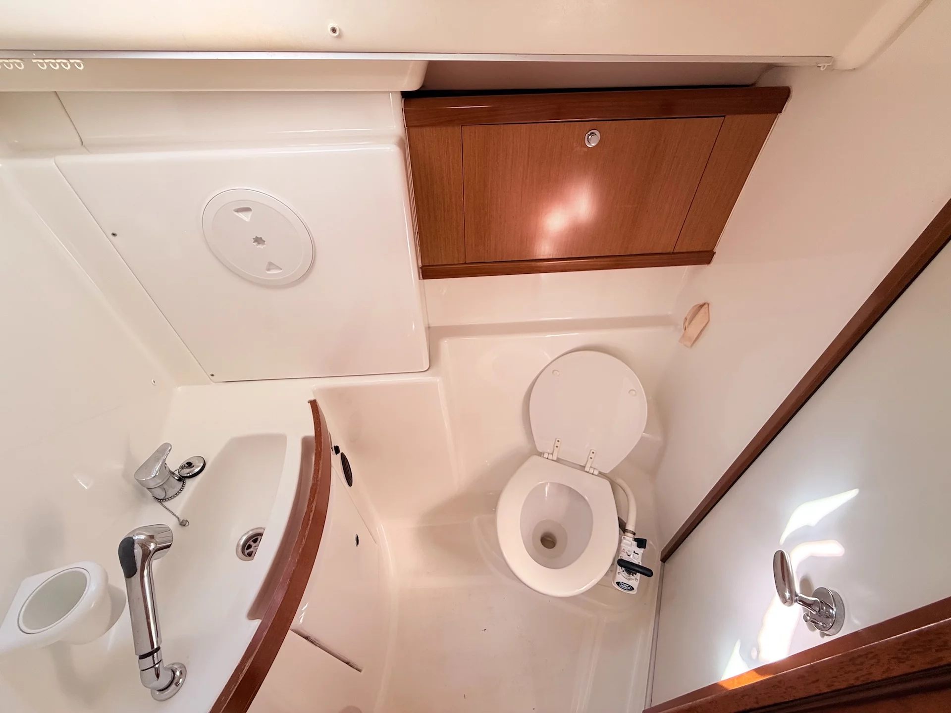 Oceanis 43 (Valdeker II)  - 16