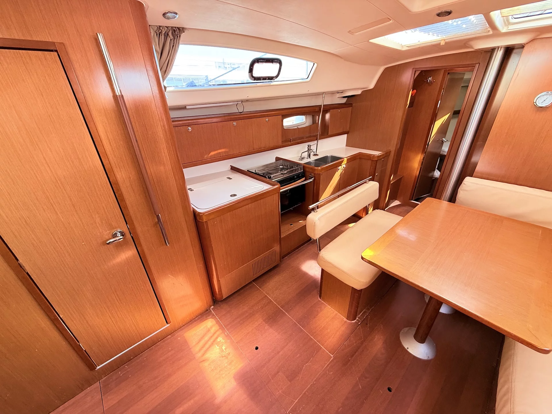 Oceanis 43 (Valdeker II)  - 15