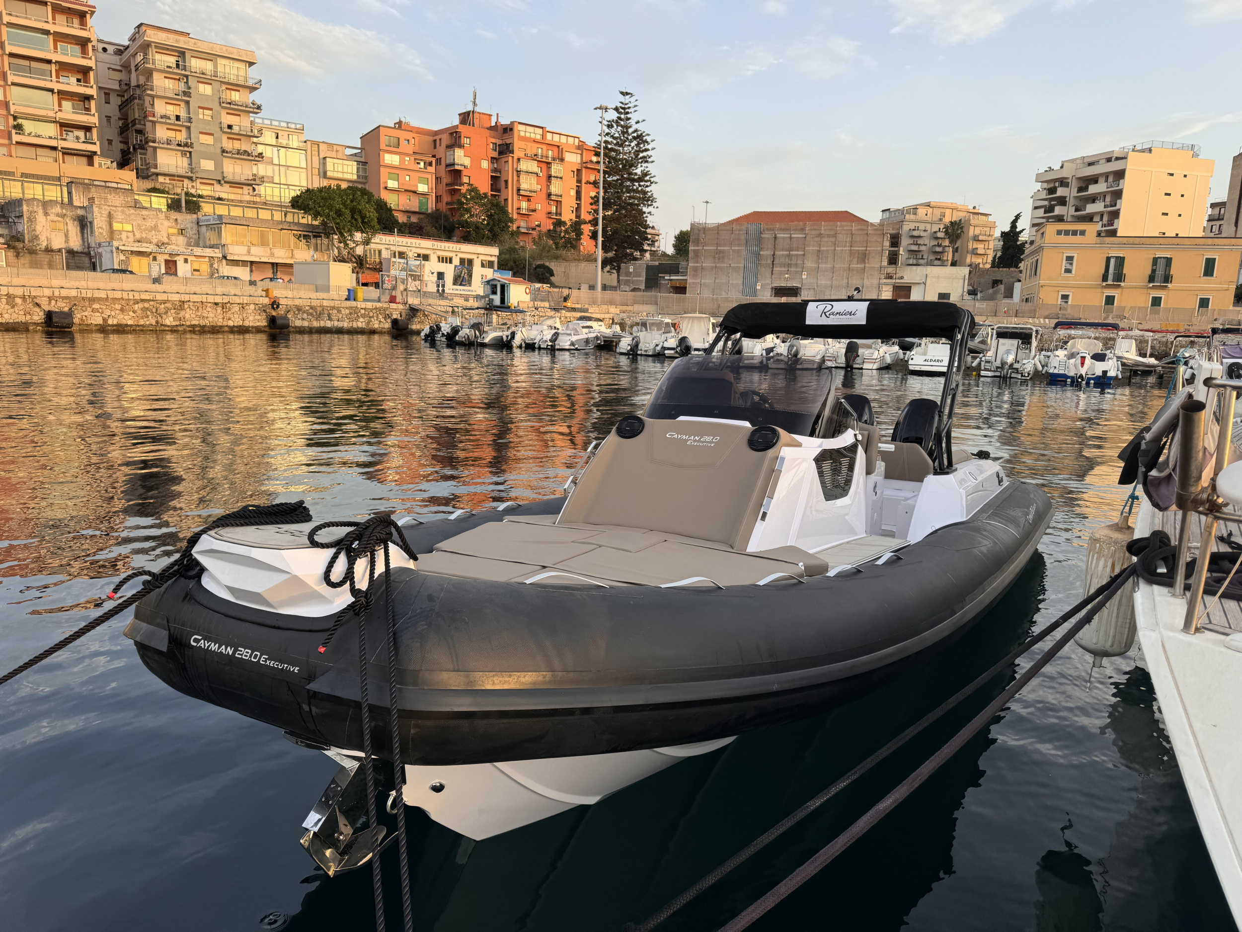 Ranieri Cayman 28.0 Executive — photo 18