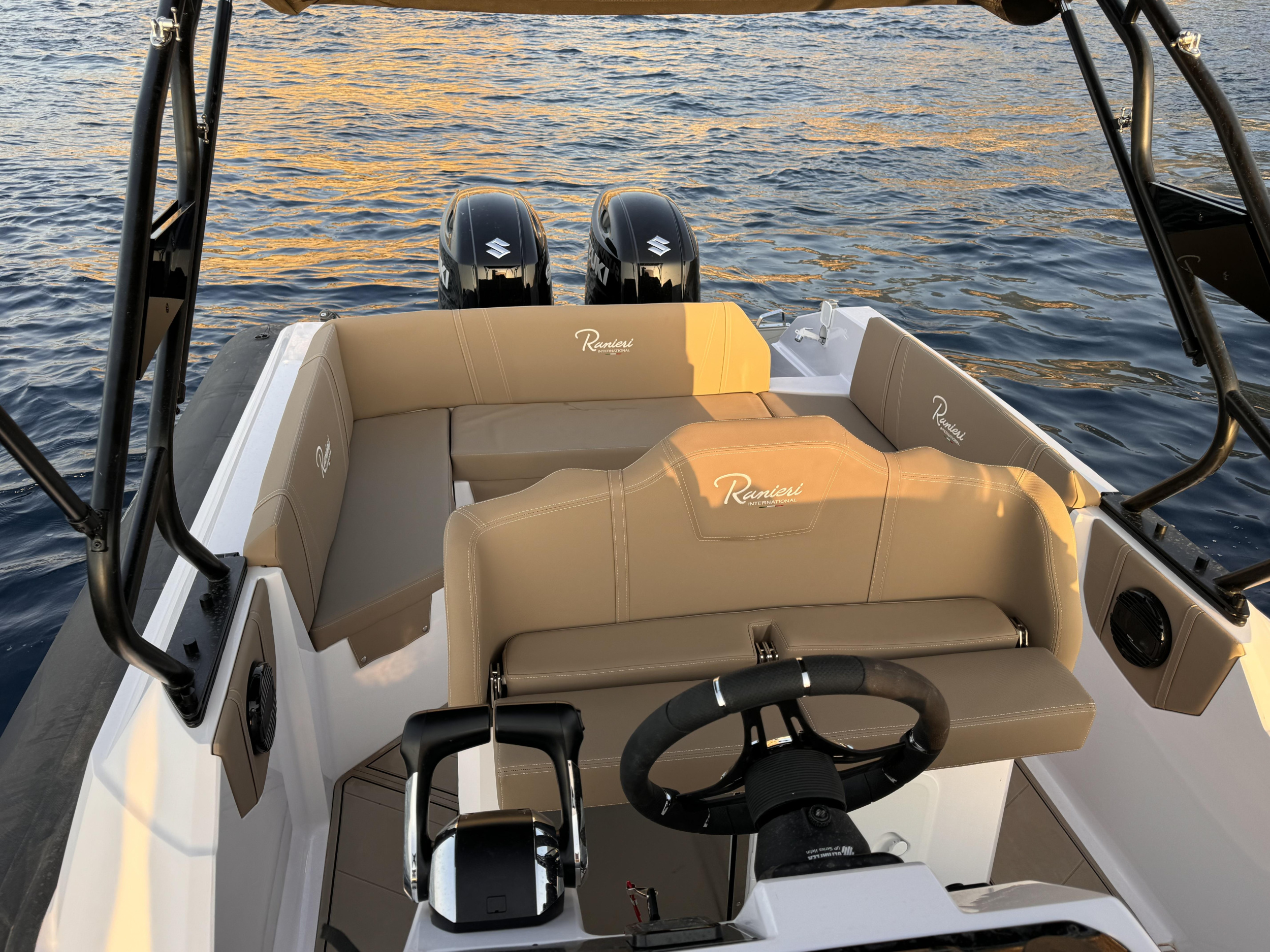 Ranieri Cayman 28.0 Executive — photo 9