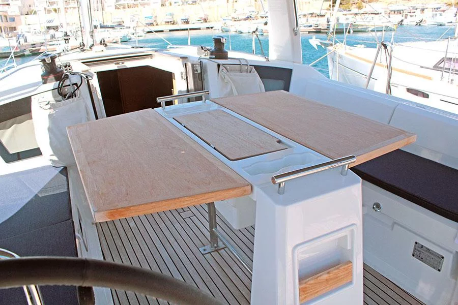 Oceanis 38.1 (OCEAN)  - 3