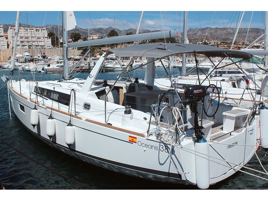 Photo #1 - Oceanis 38.1 (FREEDOM) in Barcelona - 18410