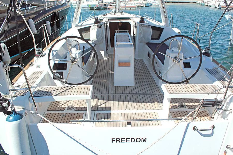 Oceanis 38.1 (FREEDOM)  - 10