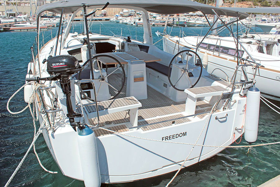 Photo #3 - Oceanis 38.1 (FREEDOM) in Barcelona - 18410