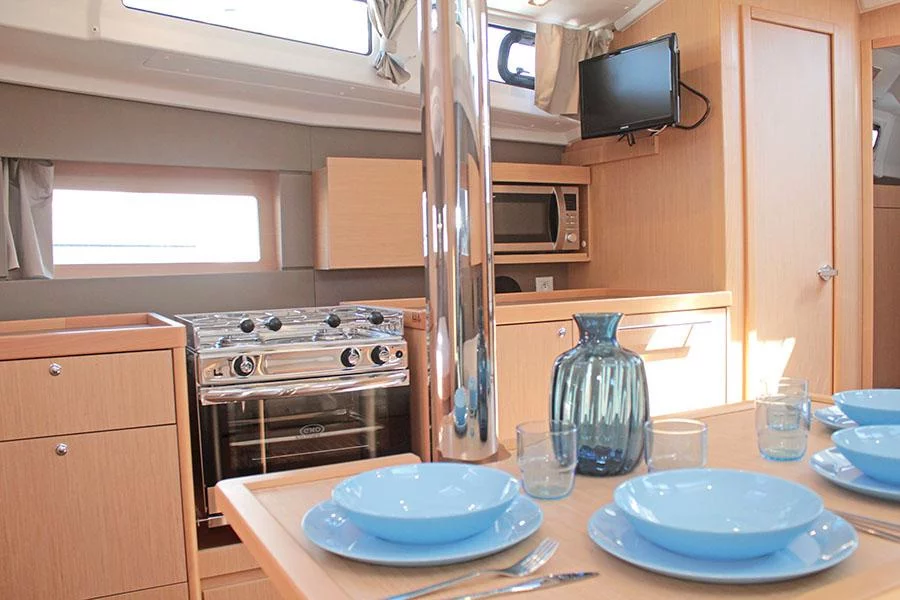 Oceanis 38.1 (FREEDOM)  - 8