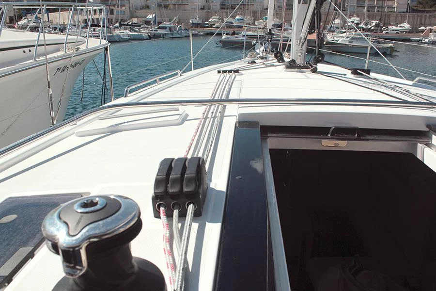 Oceanis 41.1 (2 Heads) (UNDER PRESSURE)  - 3