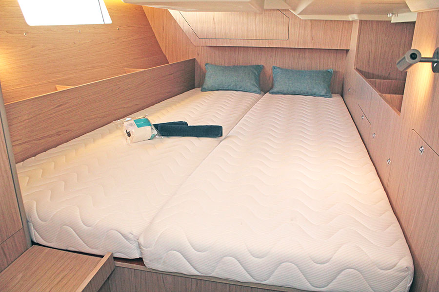 Photo #4 - Oceanis 41.1 (2 Heads) (IBIZA) in Palma - 18407
