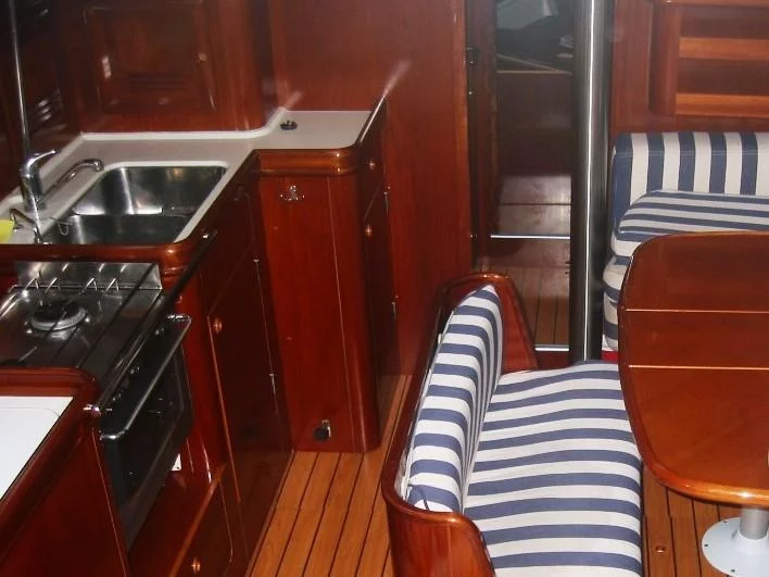 Oceanis 411 (HYPO) Interior image - 3