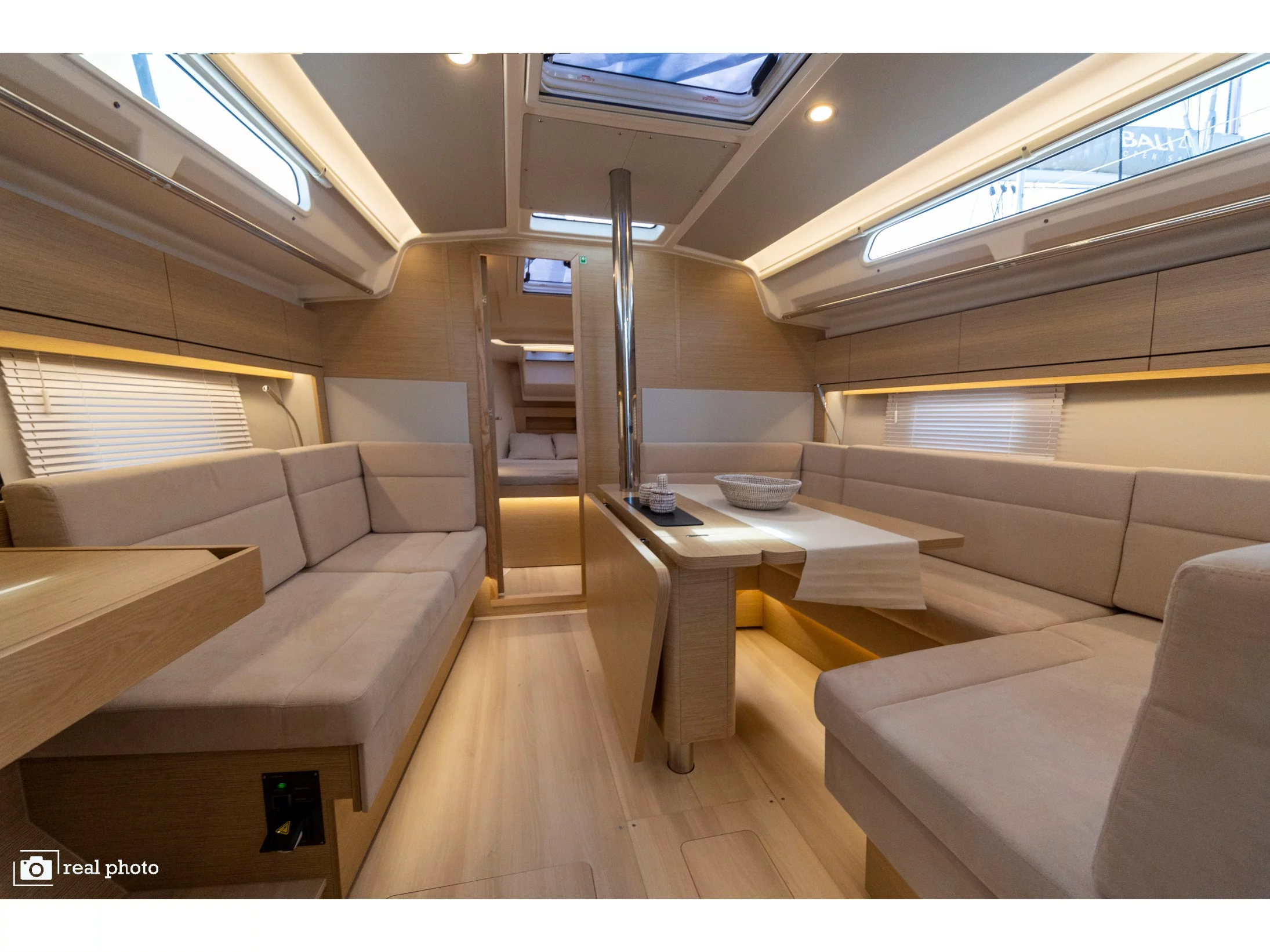 Hanse 388 (Tecla -, Solar Panel - BOTH SAILS triradial, Retractabile Bow Trust) Interior image - 2