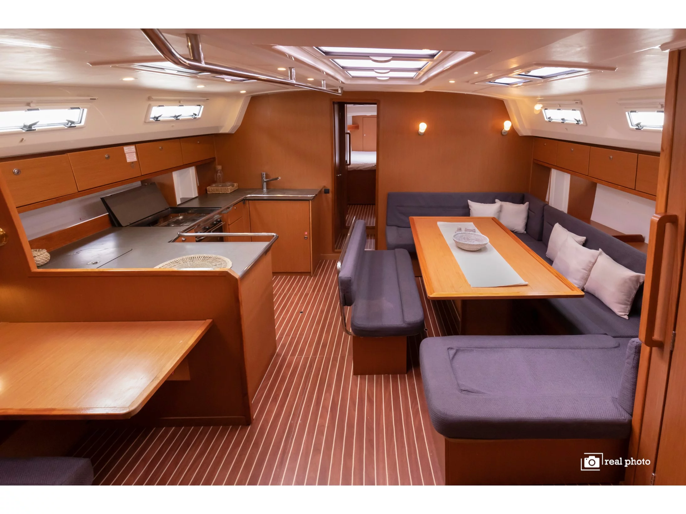 Bavaria Cruiser 50 (Aladar - Solar Panel) Interior image - 12