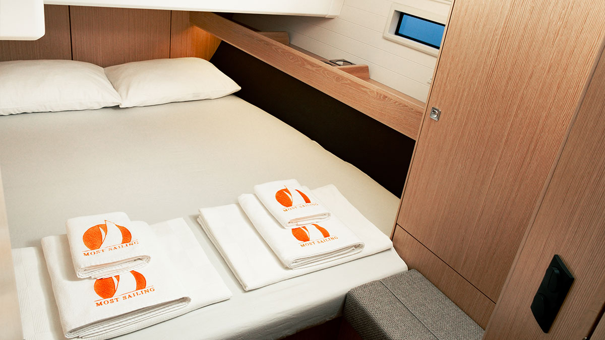 Bavaria Cruiser 46 — photo 11