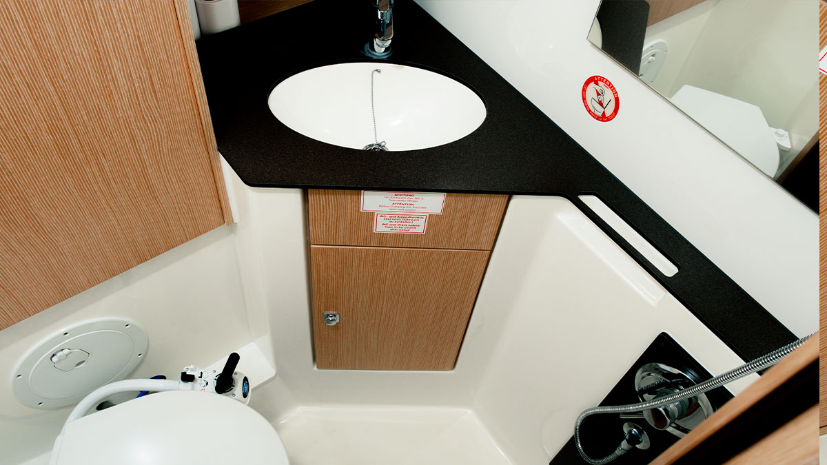 Bavaria Cruiser 46 — photo 10