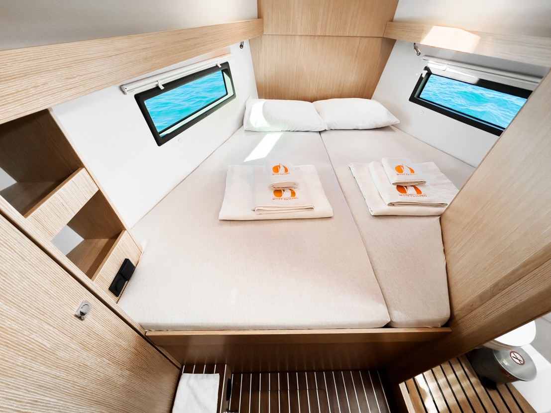 Bavaria C38 — photo 8