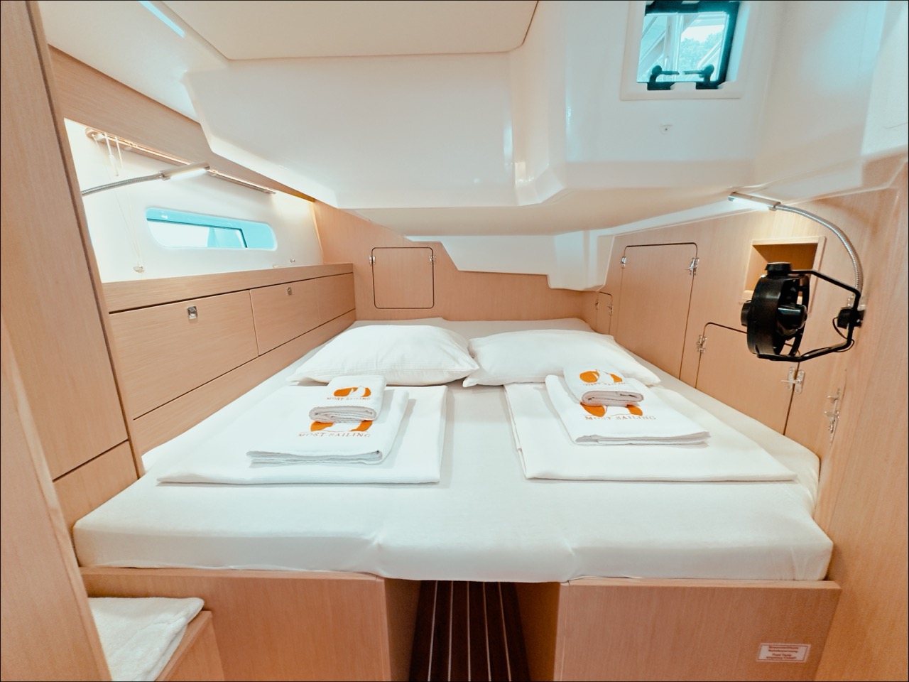Bavaria C46 — photo 17