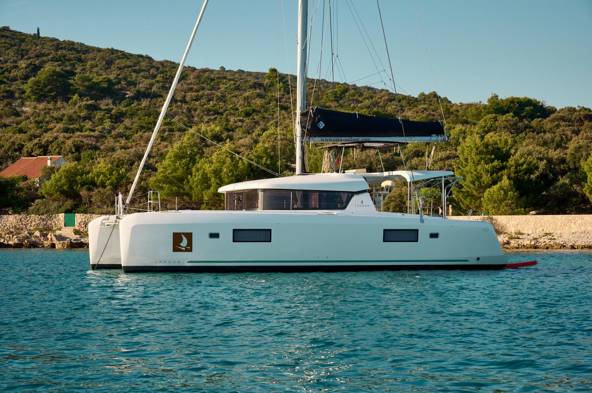 Lagoon 42 (BARNEY)  - 1