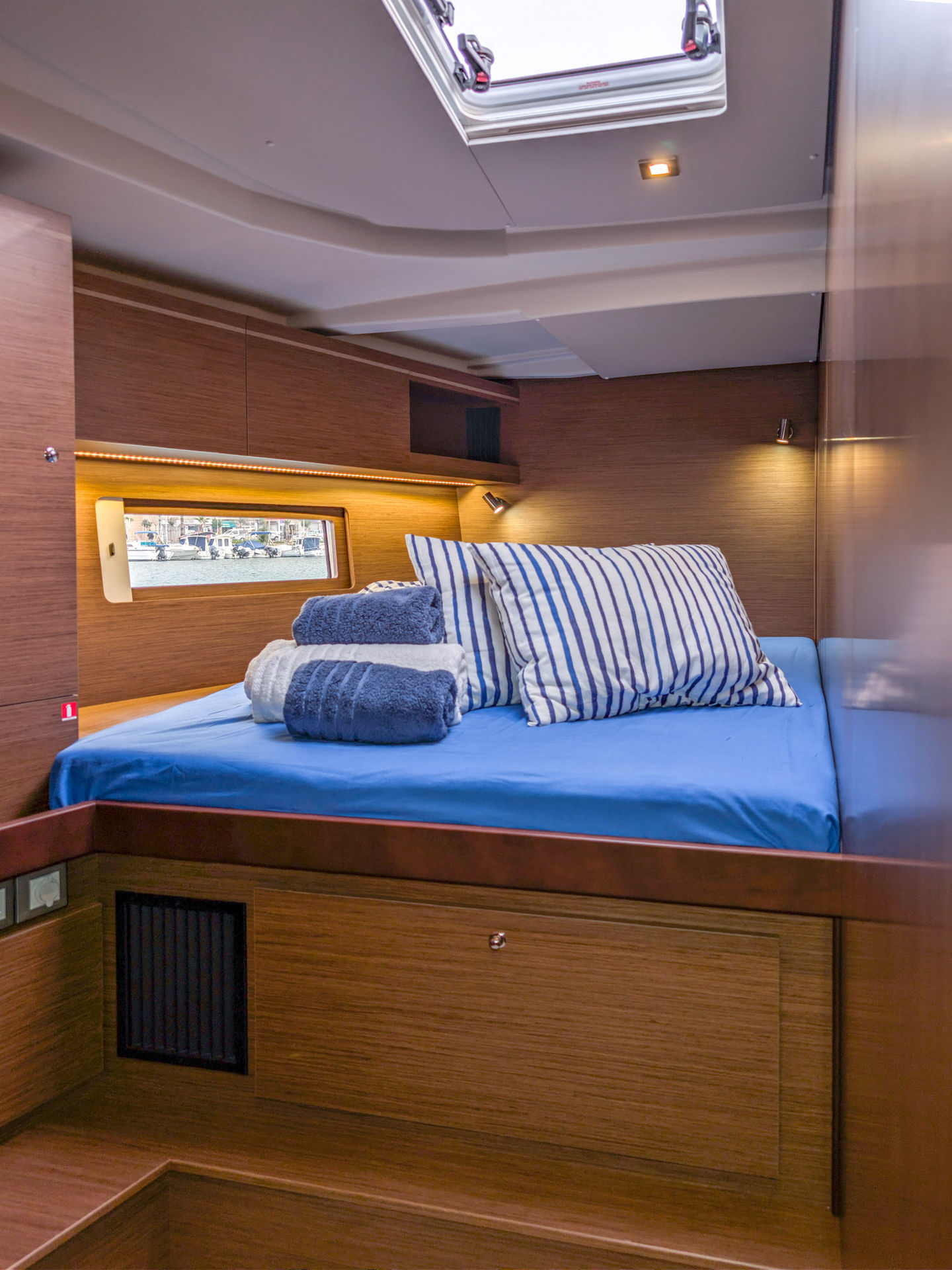 Oceanis 51.1 — photo 25