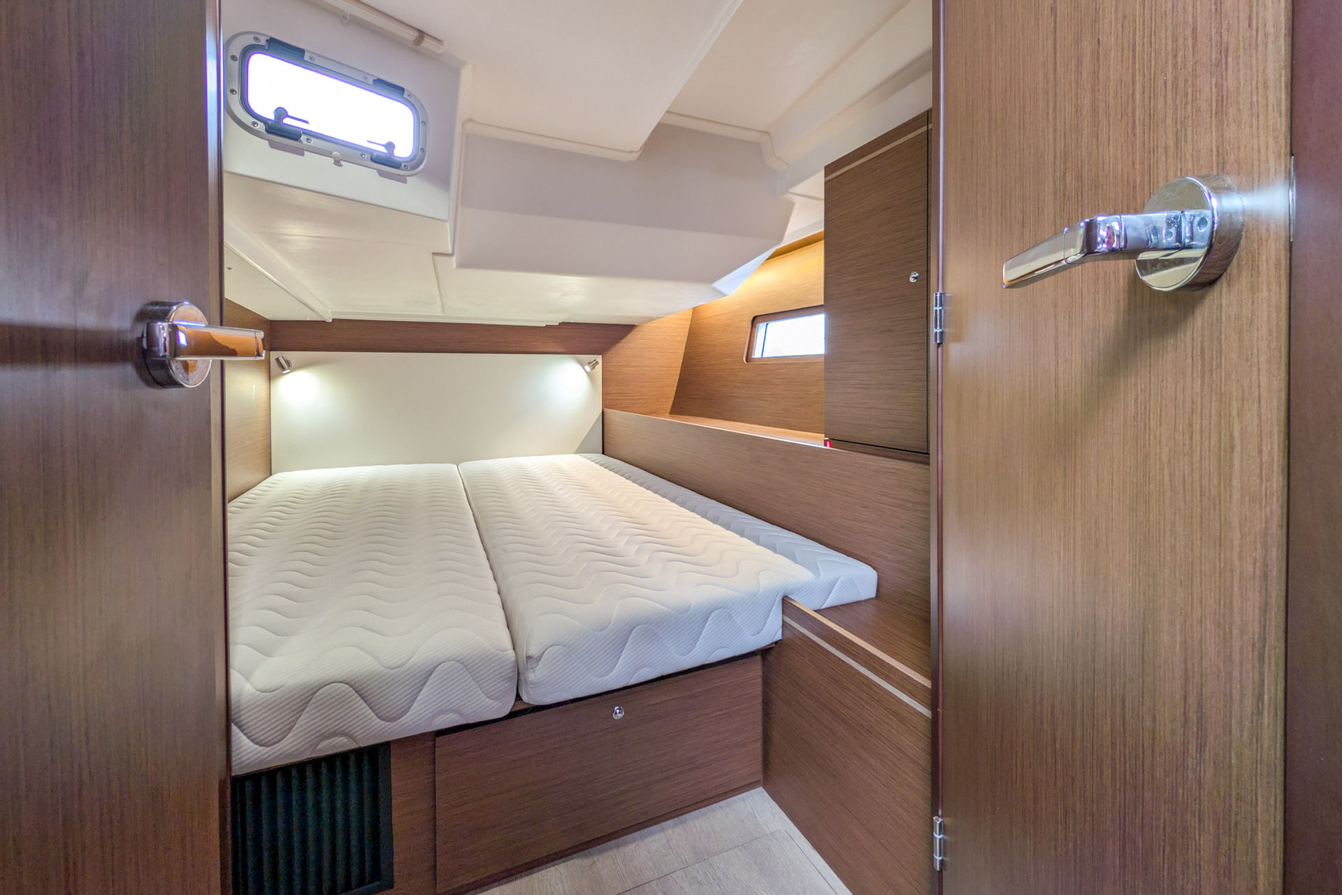 Oceanis 51.1 — photo 24