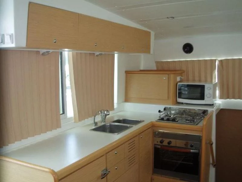 Lagoon 420 (Sofia VI) interior - 6