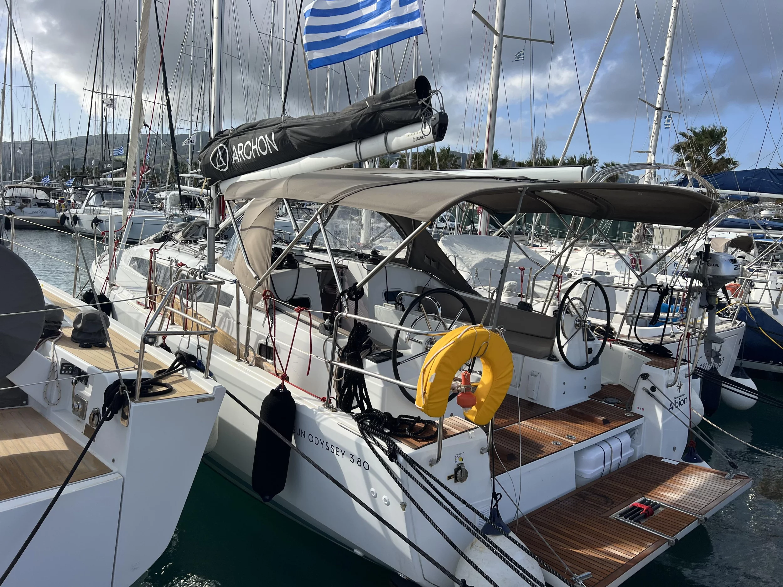 Sun Odyssey 380 (Albion)  - 14