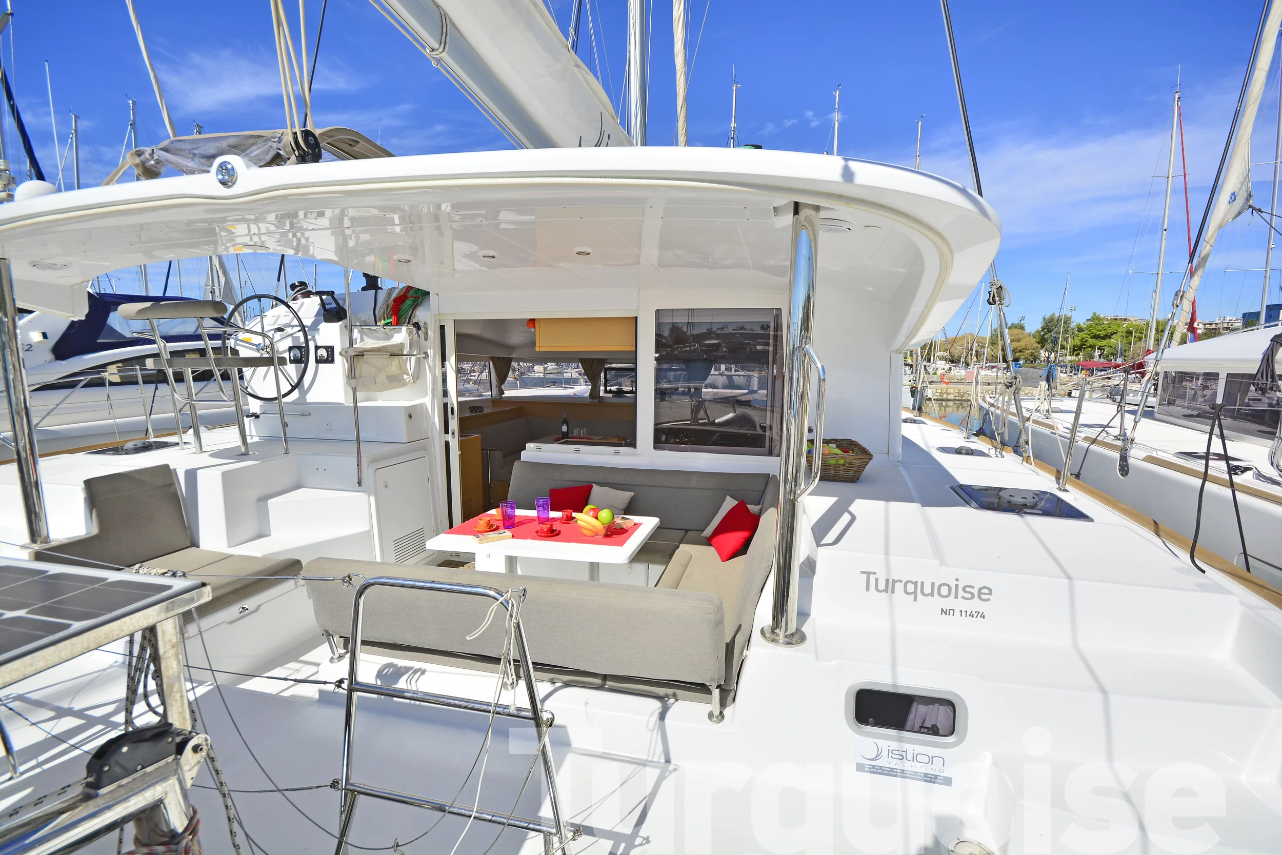 Lagoon 400 S2. (Turquoise)  - 11