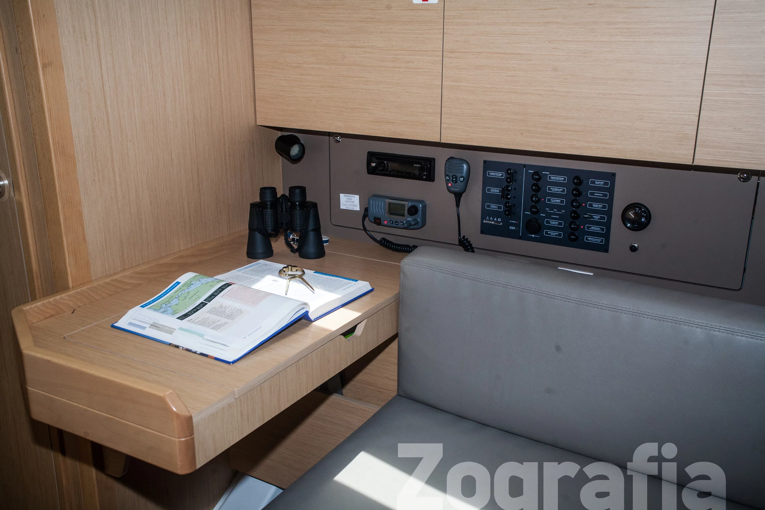 Oceanis 38 (Zografia)  - 9