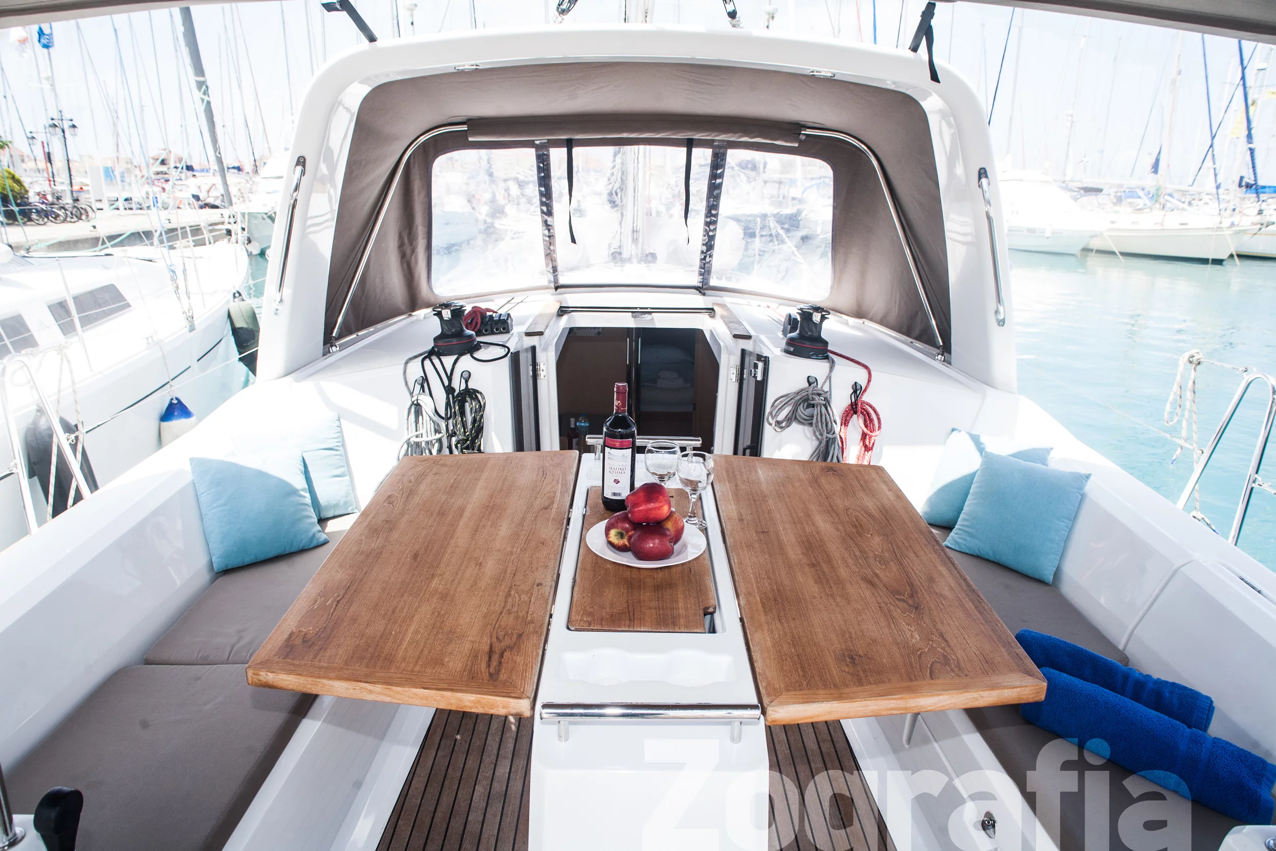 Oceanis 38 (Zografia)  - 10