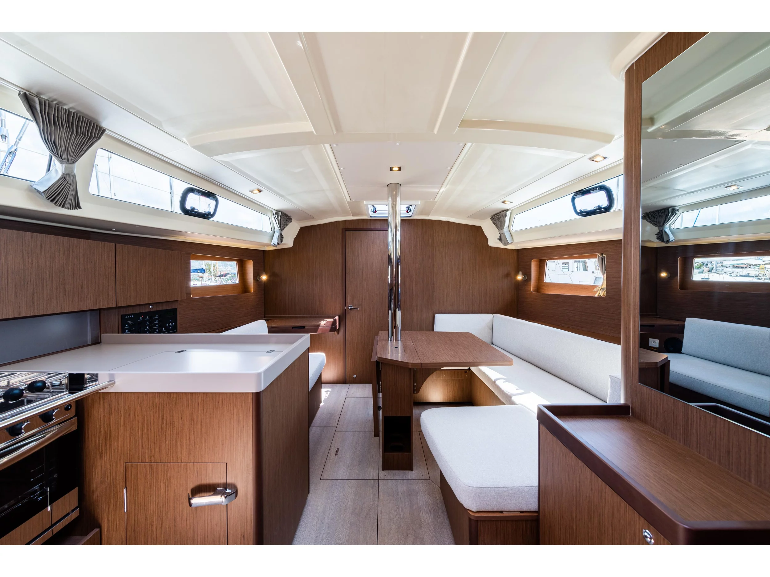 Oceanis 41.1 (Argyroula) Interior image - 9