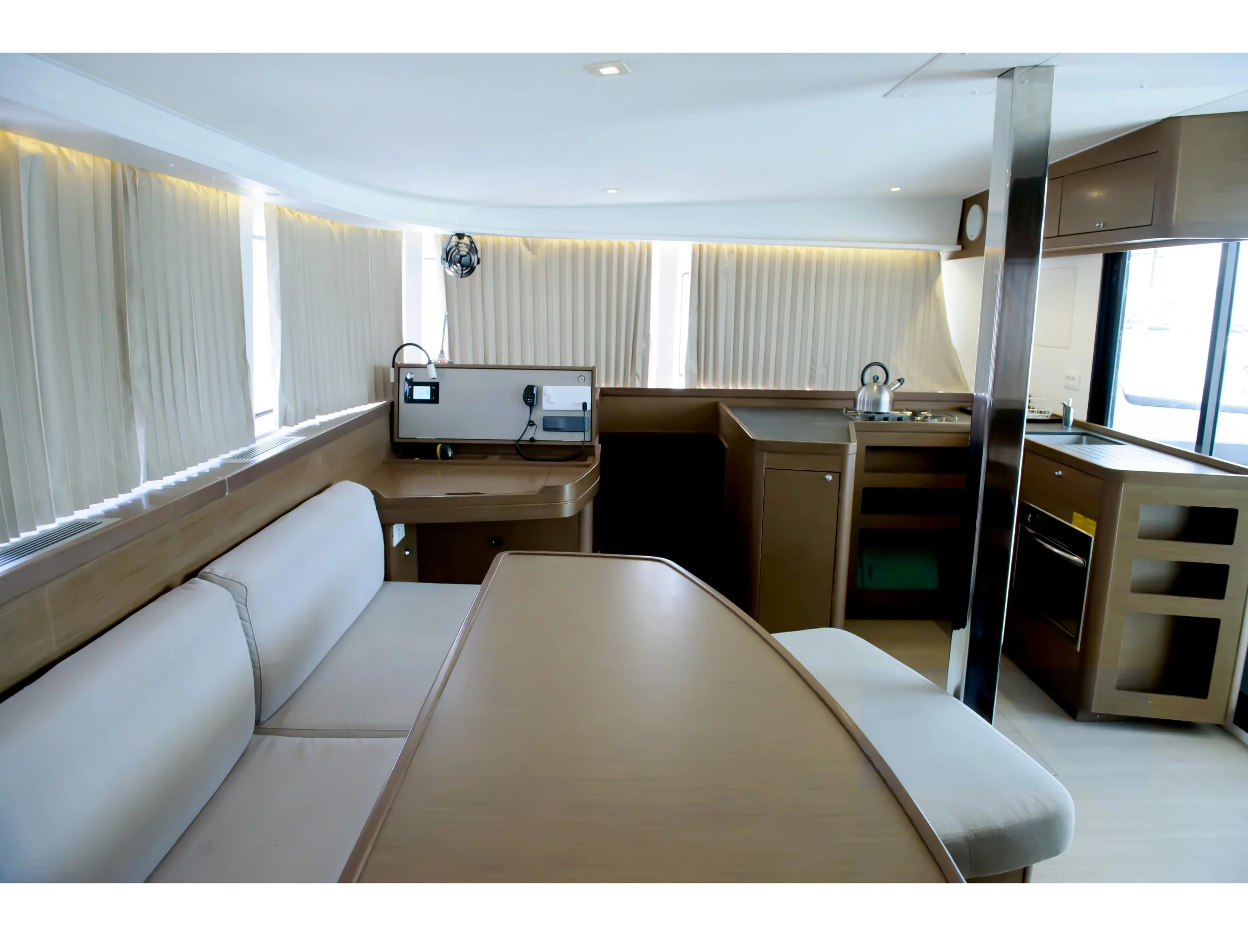 Lagoon 42 (Full Moon) Interior image - 37