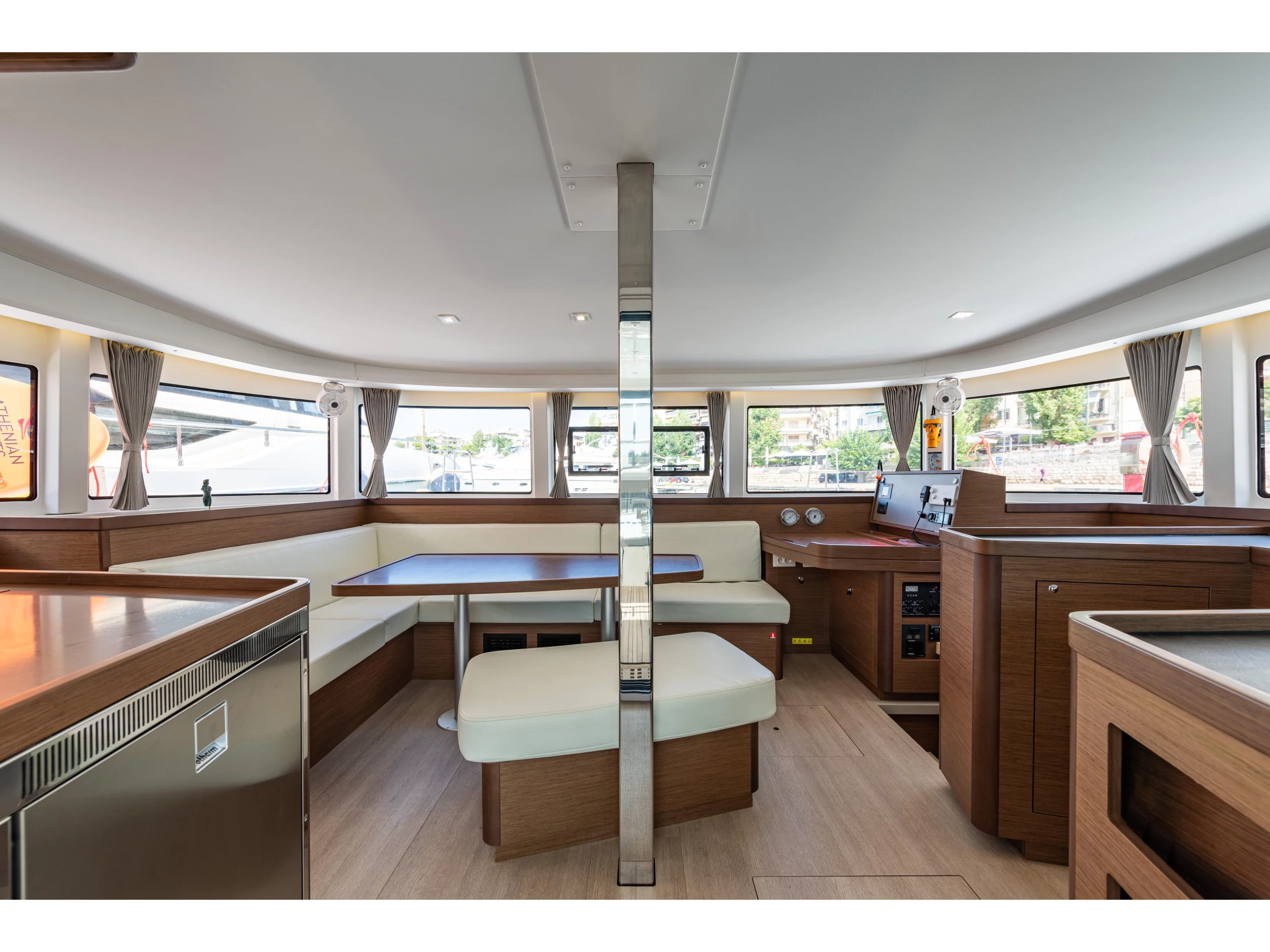 Lagoon 42 (Idal) Interior image - 21