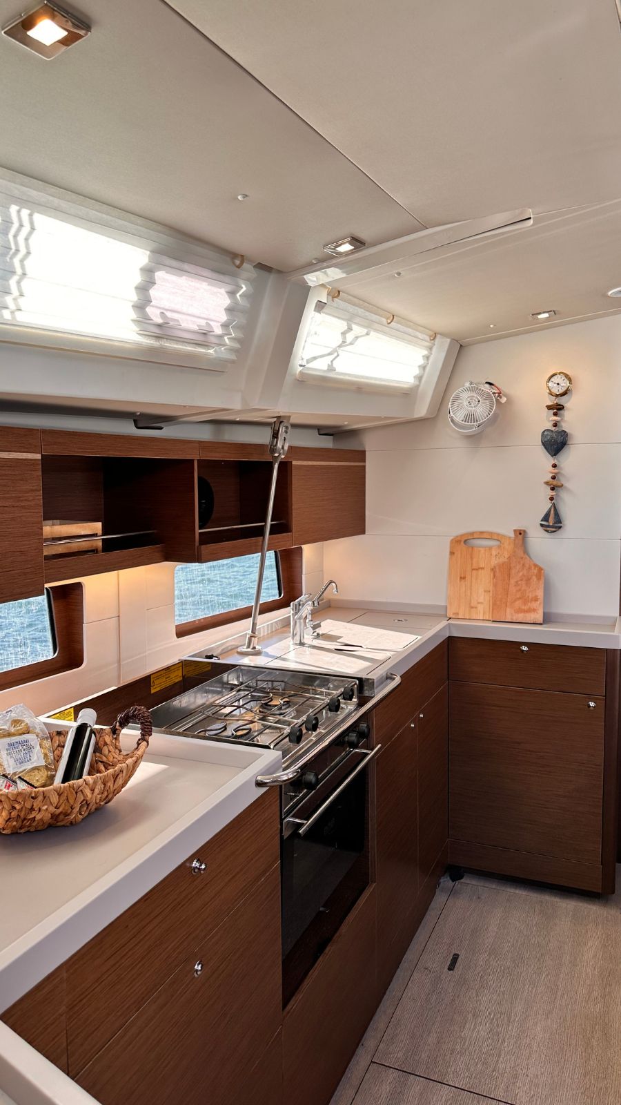 Beneteau Oceanis 46.1 4cabins/4toilets version — photo 7