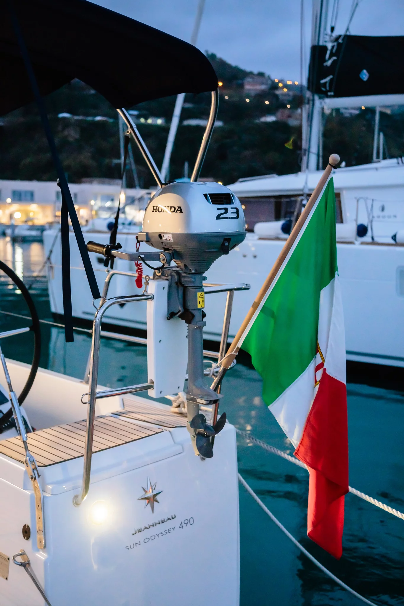 Sun Odyssey 490 (Chaos - Standard line) motore fuoribordo - 3