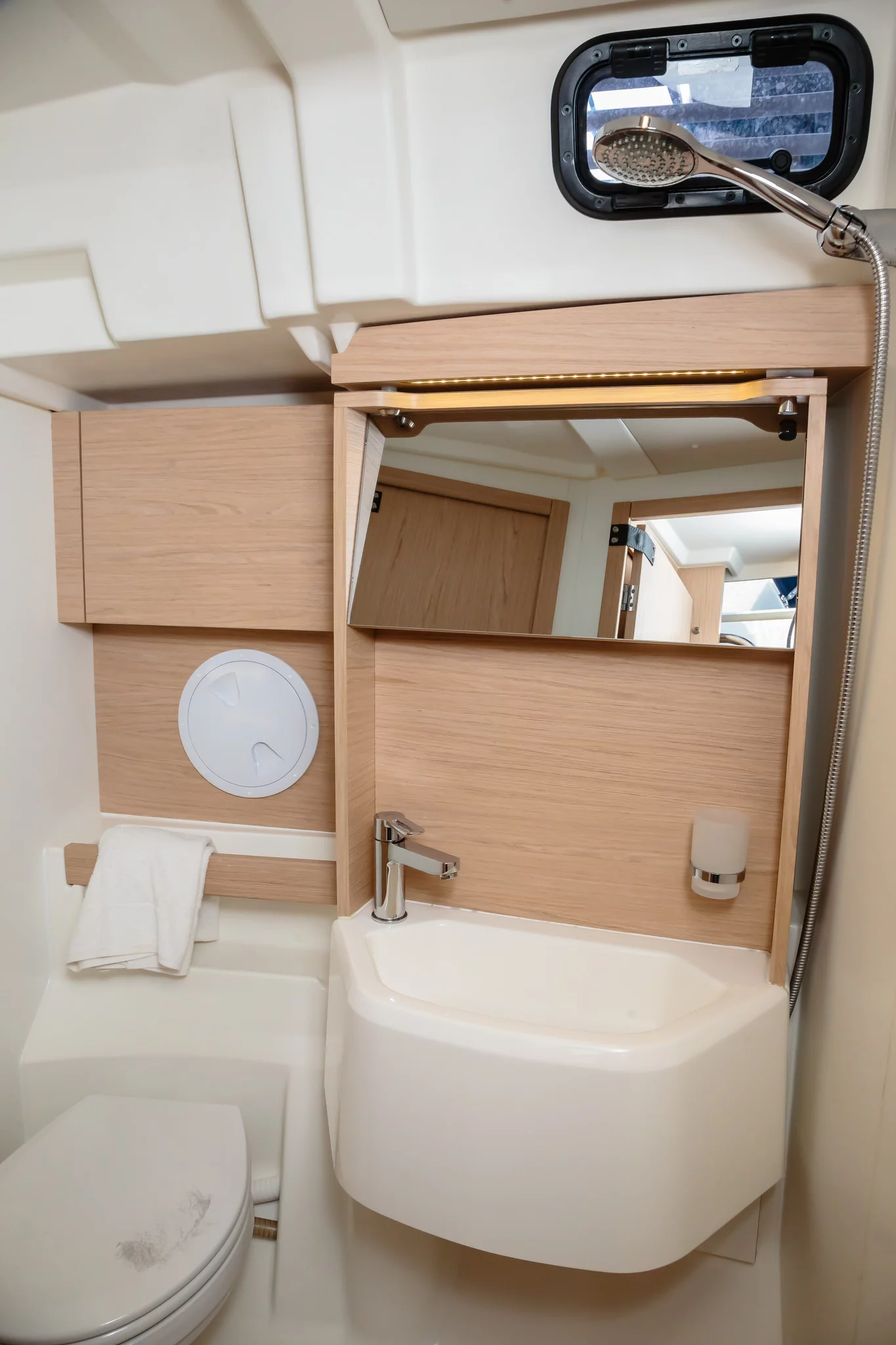 Oceanis 51.1 (Maelle - Standard line) bagno - 10