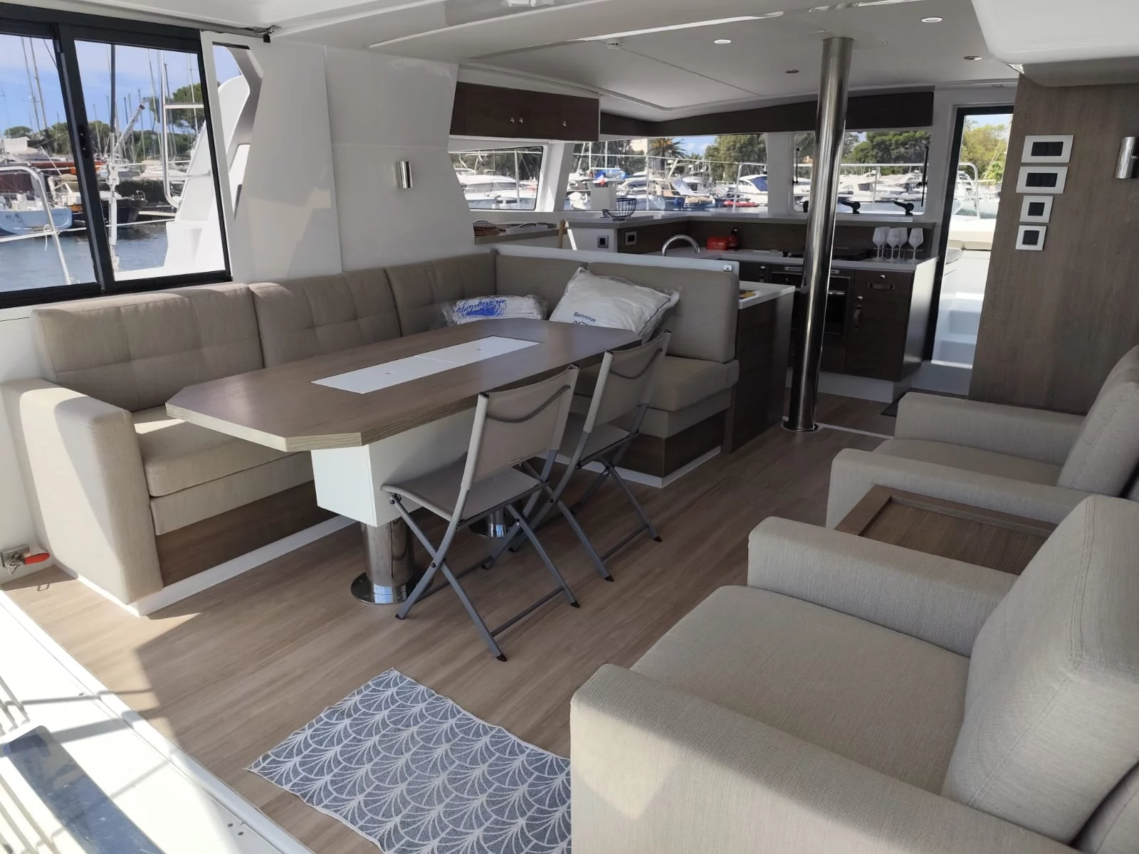 Bali 4.2 (FIMA) Interior image - 14