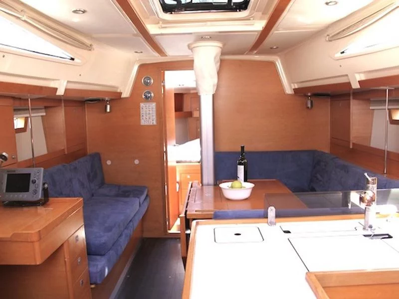 Elan 410 performance (Arianna) Interior image - 9