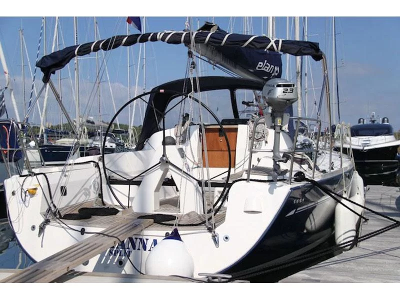 Elan 410 performance (Arianna) exterior - 2