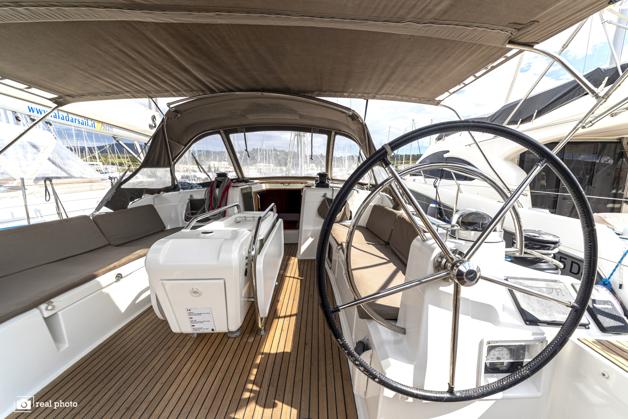 Photo #9 - Sun Odyssey 519 (Bianca -, Solar Panel) en Scarlino - 11459