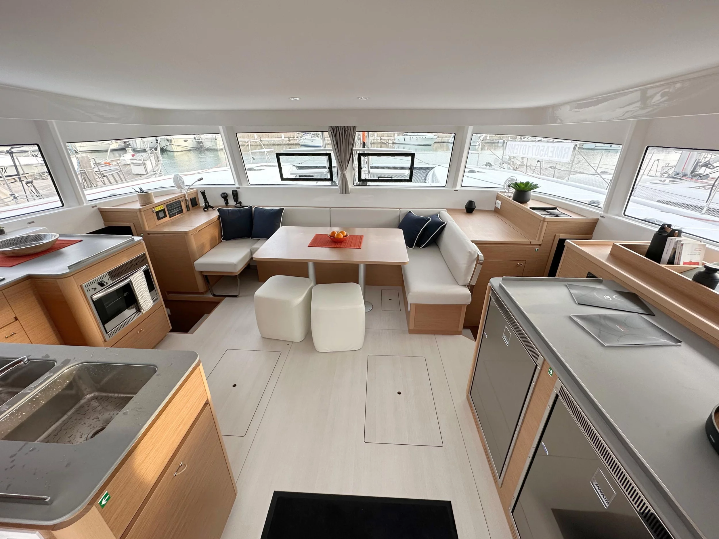 Excess 14 (EnGioY) Interior image - 9