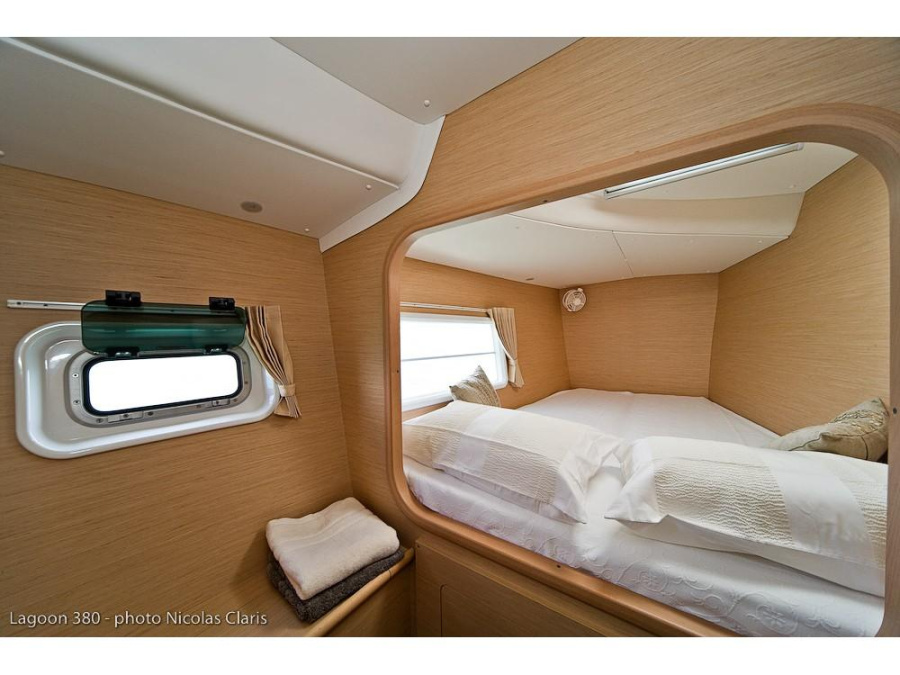 Photo #4 - Lagoon 380 (OSCAR III) in Le Marin - 24906