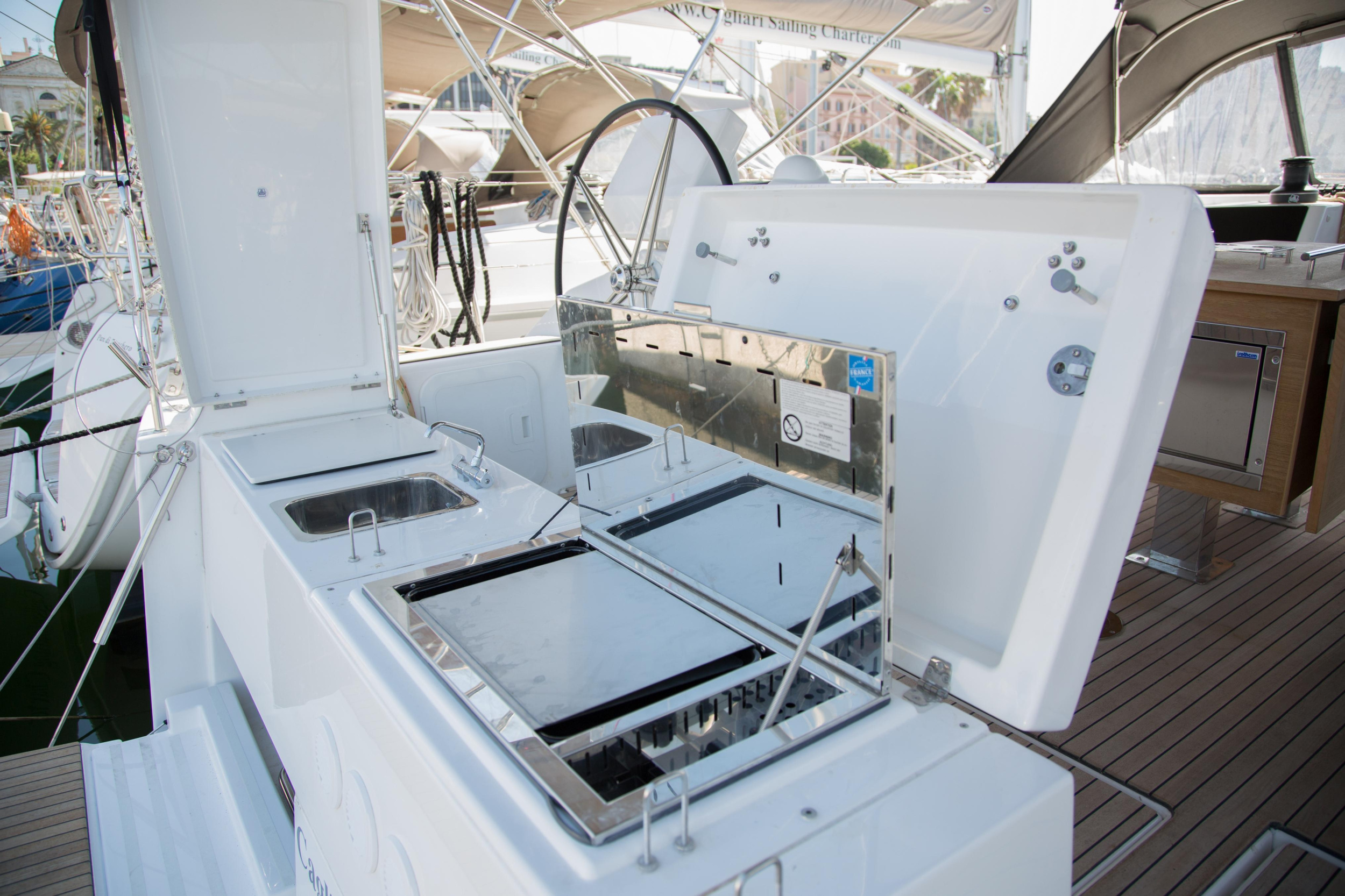 Photo #5 - Dufour 520 GL (Cala di Volpe) in Cagliari - 24449